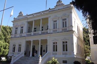Fachada de prefeitura municipal